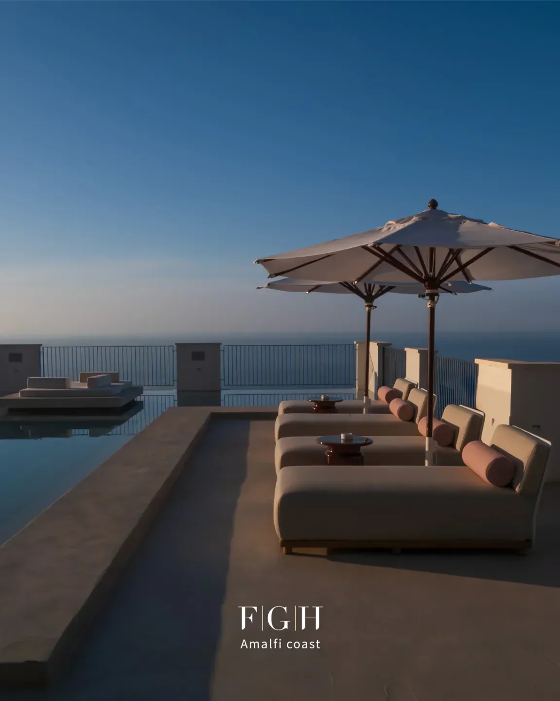 Bluh Furore restaurant on the Amalfi Coast with lounge chairs and ocean view